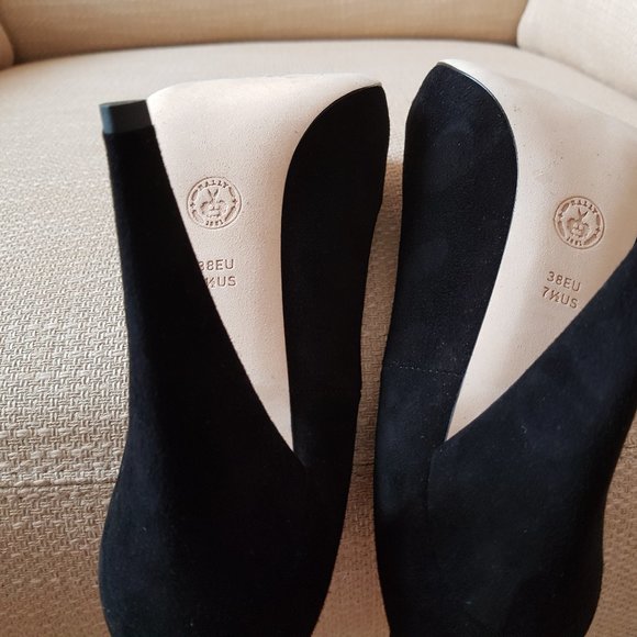 BALLY Black Suede Heels with Hidden Platform (size 7.5 US / 38 EU) - Picture 11 of 11